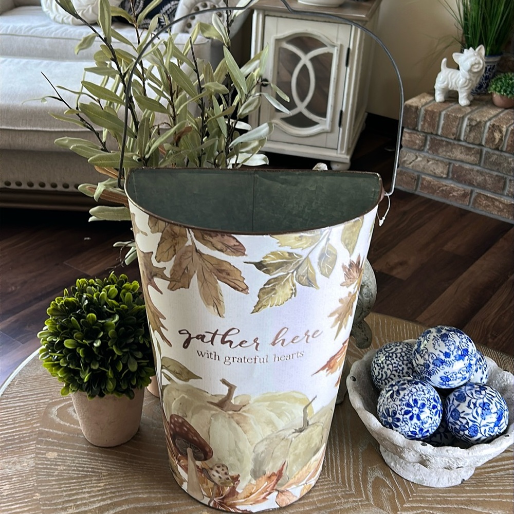 NEW! Vintage Inspired Fall Harvest Pumpkin Mushroom Autumn Leaf Metal Wall Vase
